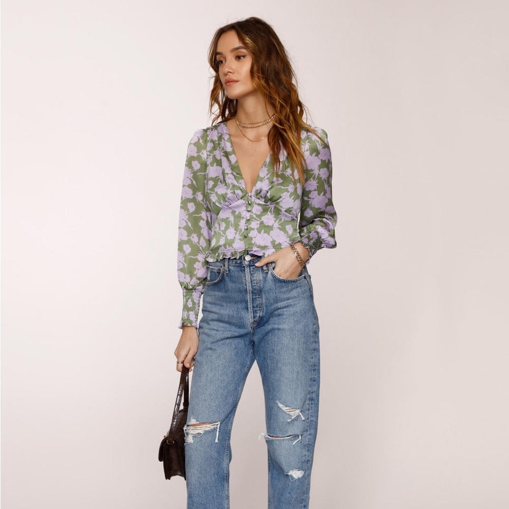 Heartloom V neck satin Lavender and Sage Floral jones Top small